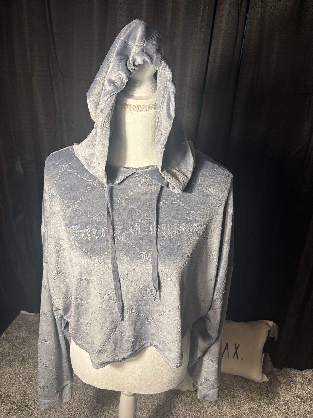 Juicy Couture Light Gray Jacquard Cropped Sleepshirt